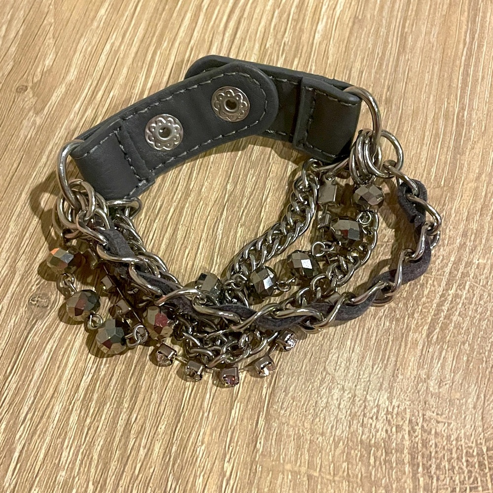 GRAY BEADED BRACELET